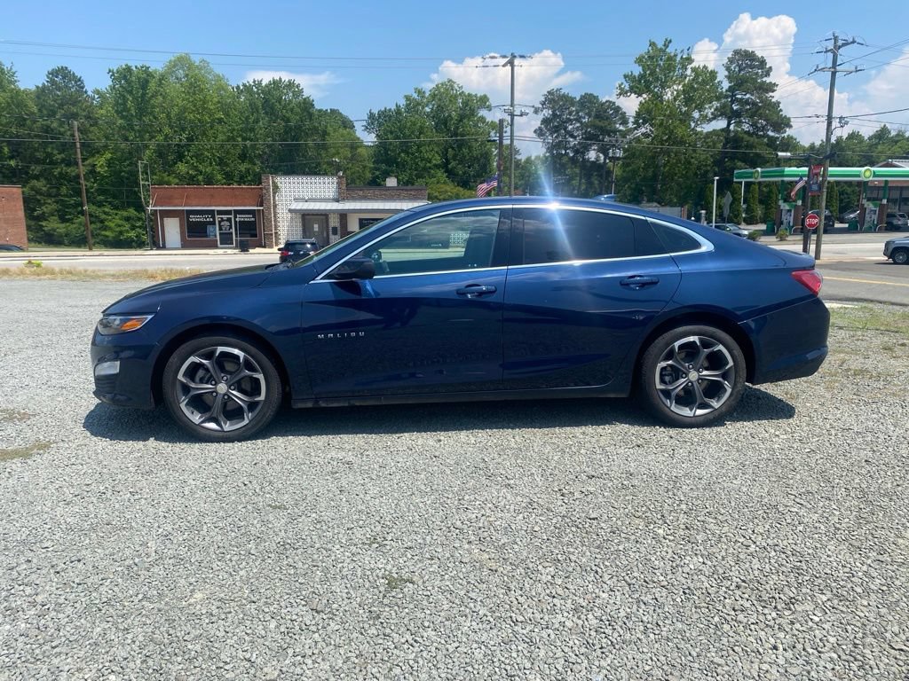 Used 2022 Chevrolet Malibu LT FWD image 4
