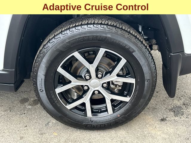 Certified 2025 Jeep Grand Cherokee Limited w/ MOPAR Finishing Package AWD/4WD image 10