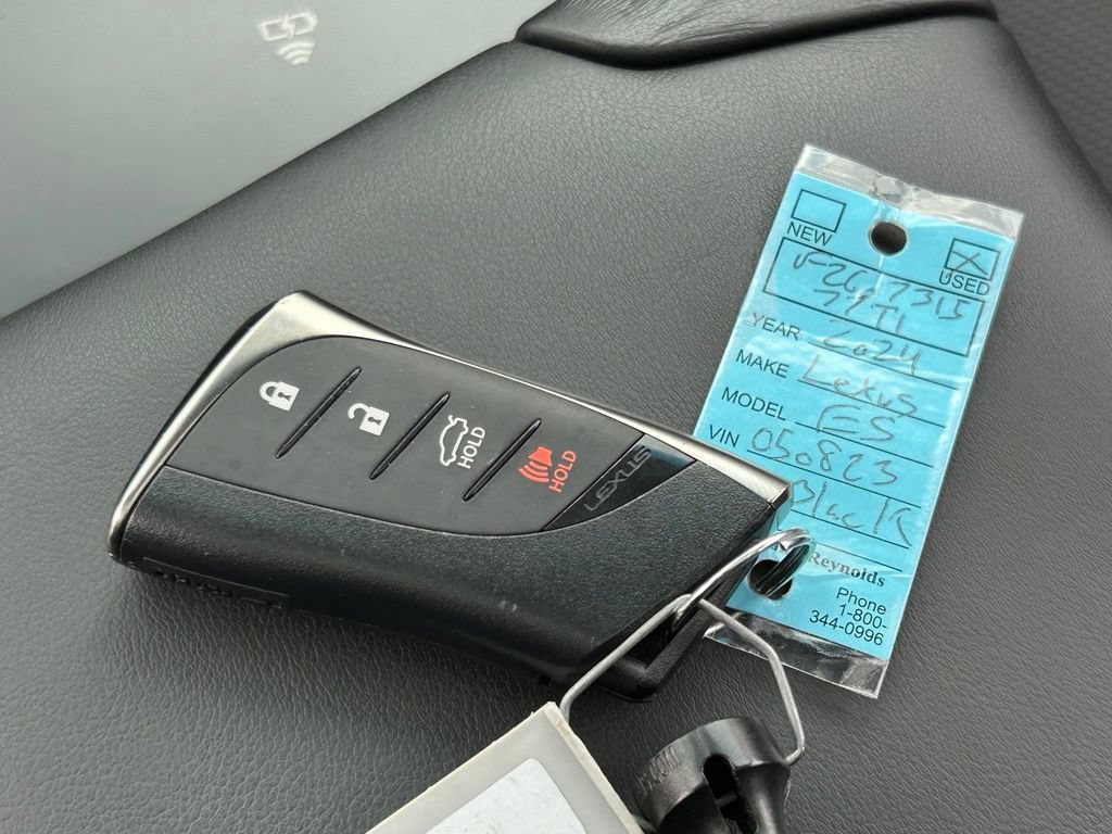 Used 2024 Lexus ES 300h w/ Premium Package FWD image 50