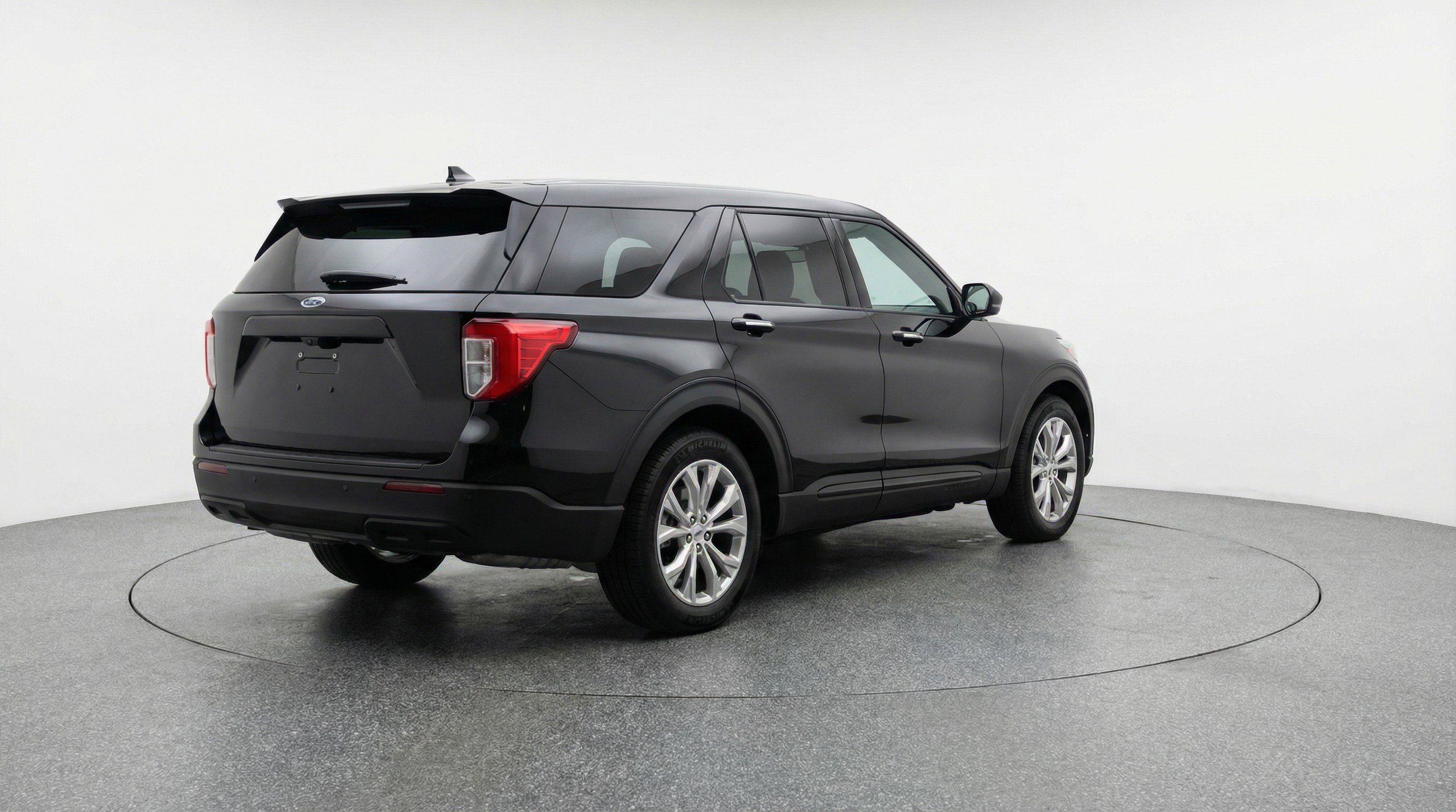 Used 2024 Ford Explorer Limited image 9