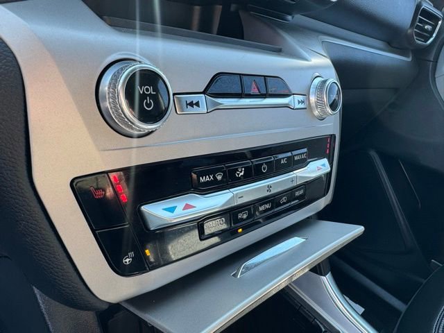 Used 2023 Ford Explorer XLT w/ Equipment Group 202A image 4