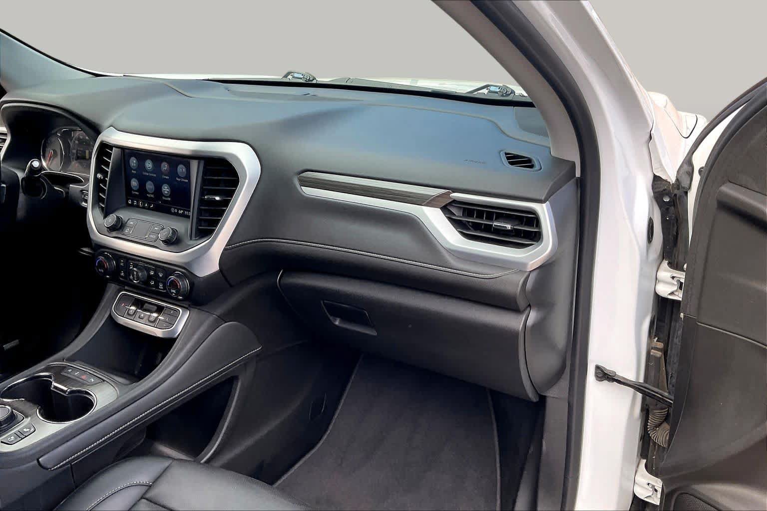Used 2022 GMC Acadia SLT w/ Technology Package FWD image 18