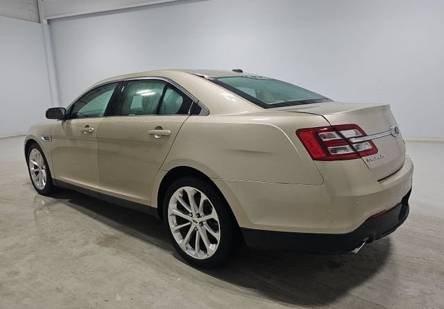 Used 2018 Ford Taurus Limited w/ Driver Assist Package FWD image 2