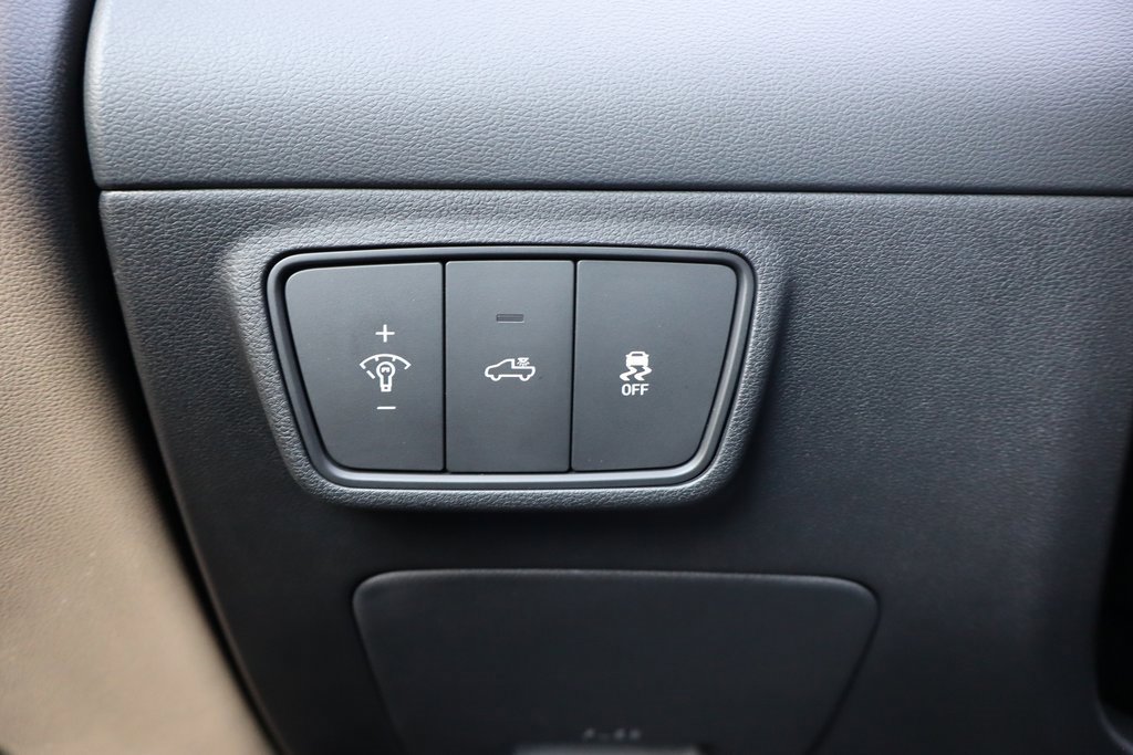 Used 2023 Hyundai Santa Cruz Limited image 15