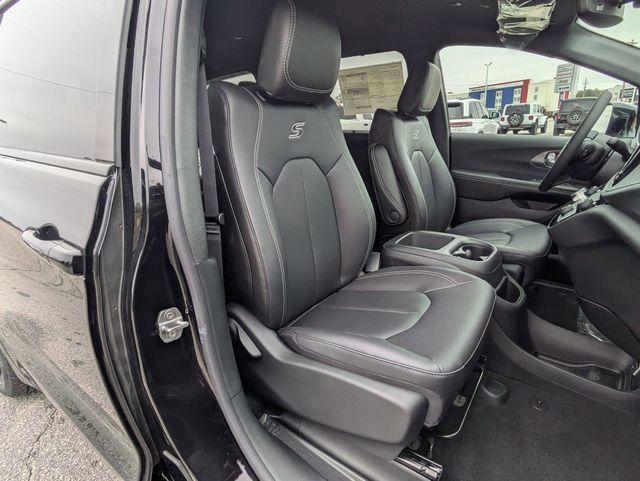 New 2026 Chrysler Pacifica Select w/ S Appearance Package image 33