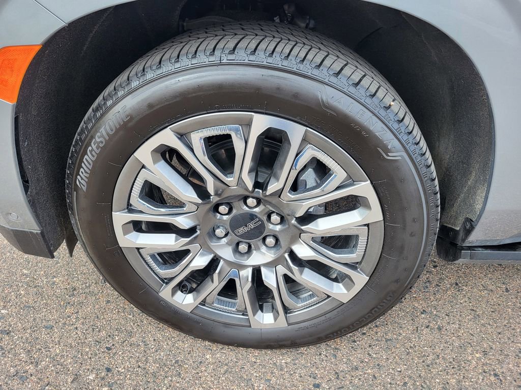 Used 2024 GMC Yukon XL Denali Ultimate image 12