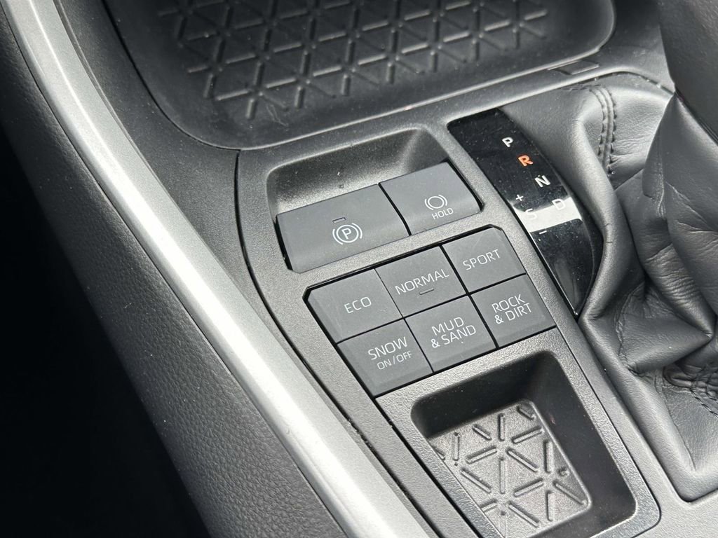 Used 2024 Toyota RAV4 XLE w/ Convenience Package image 32