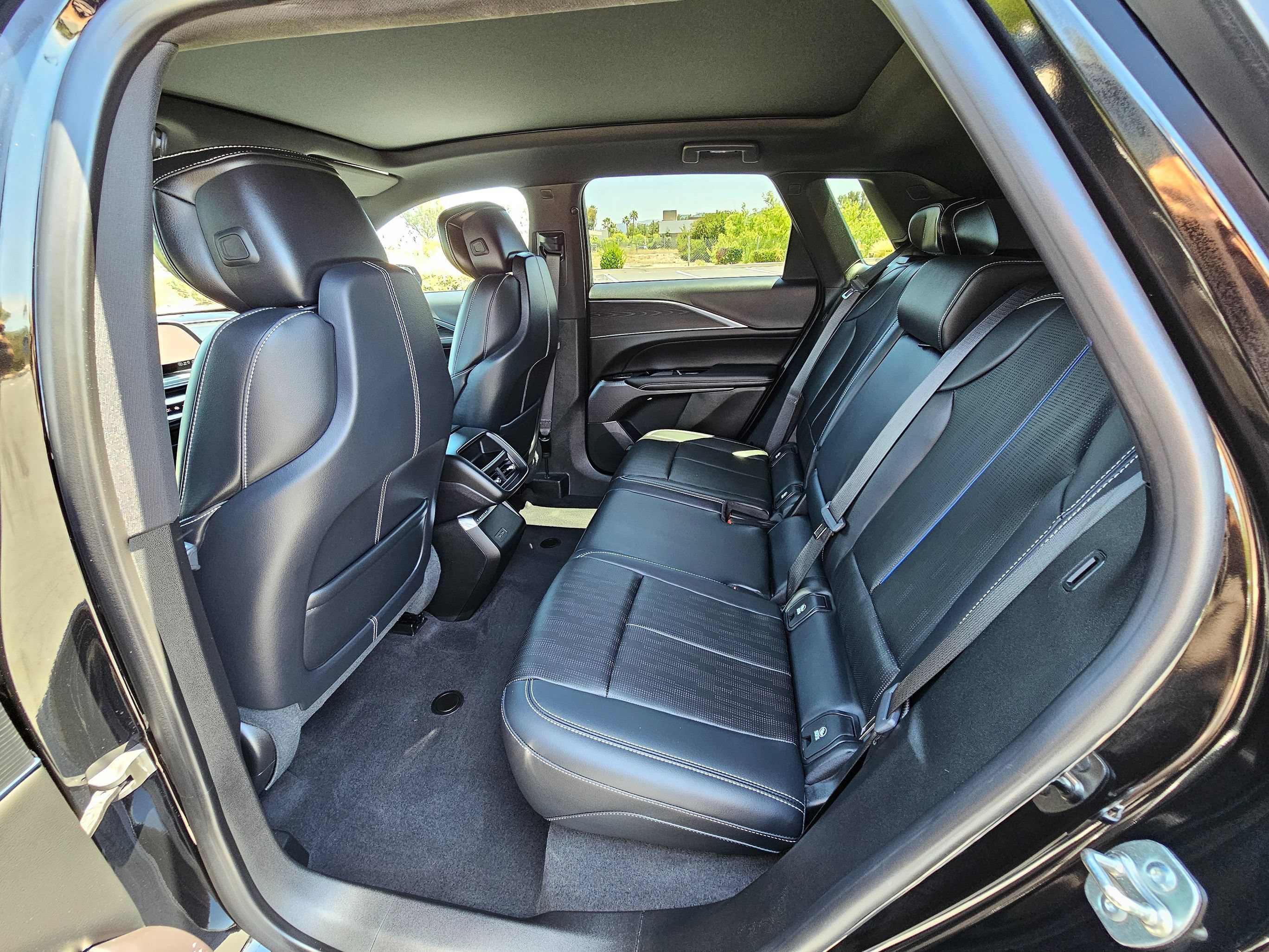 Used 2024 Cadillac Lyriq Luxury RWD image 19