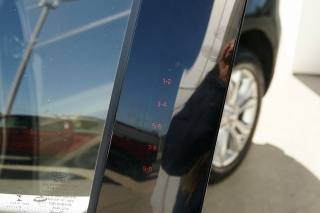 Used 2019 Ford Edge Titanium image 11