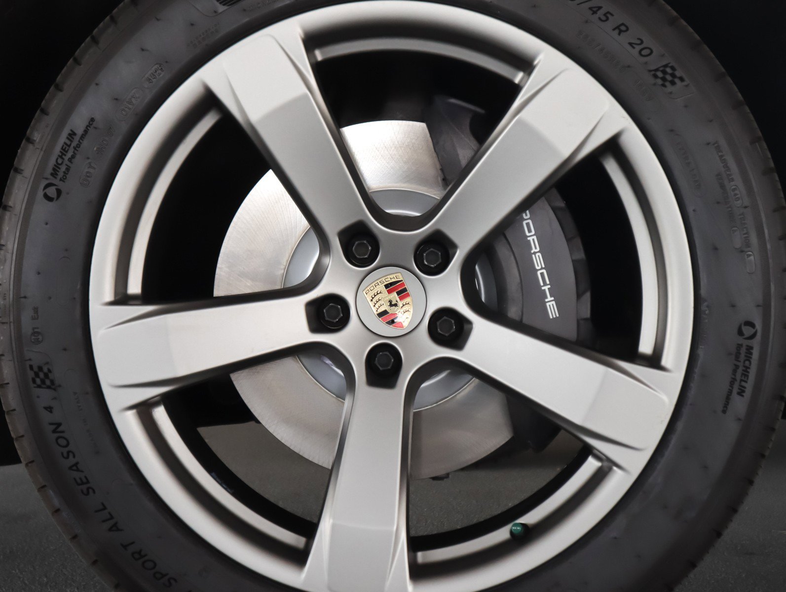 Used 2023 Porsche Macan AWD/4WD image 25