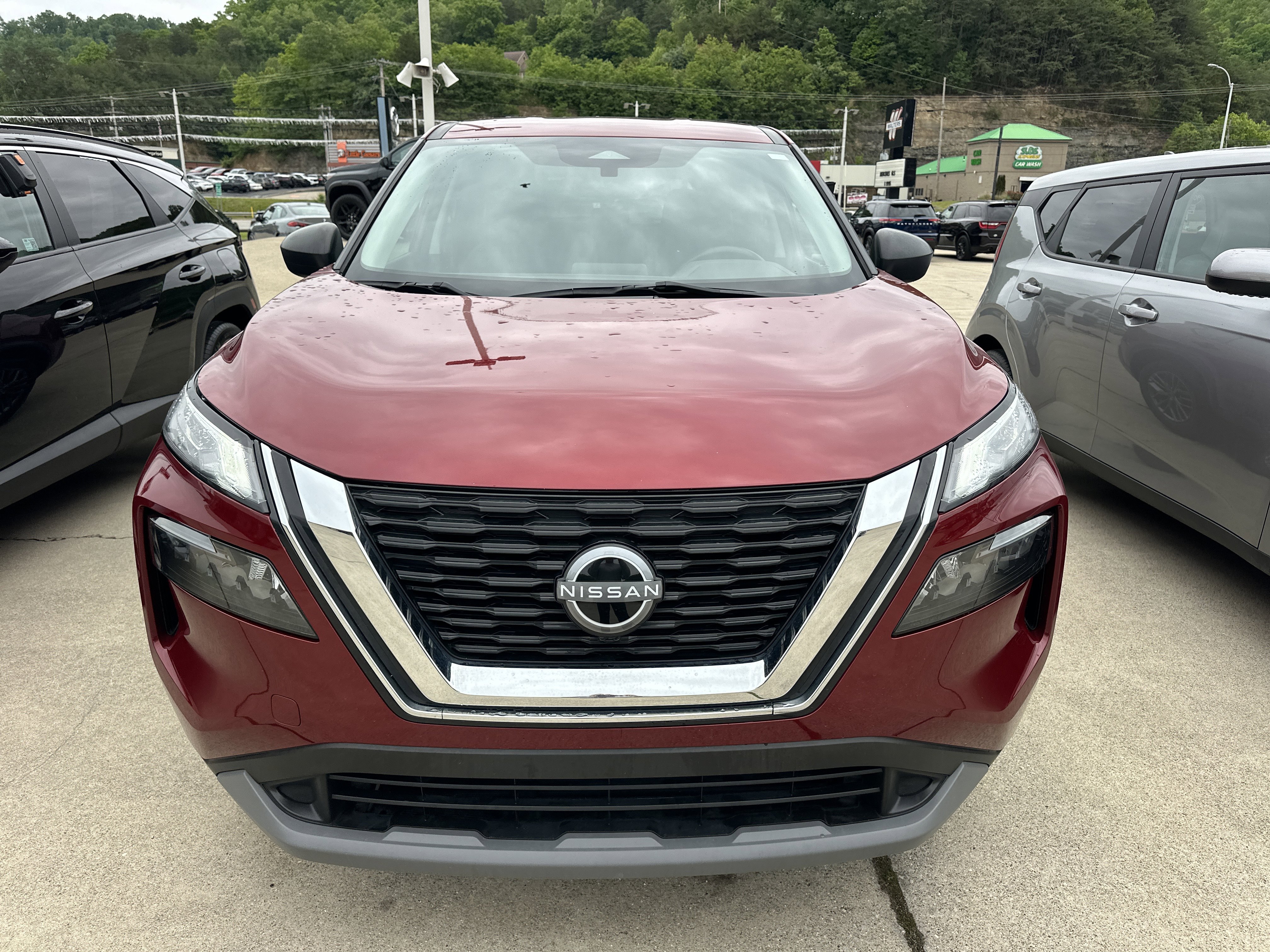 Used 2023 Nissan Rogue S AWD/4WD image 7