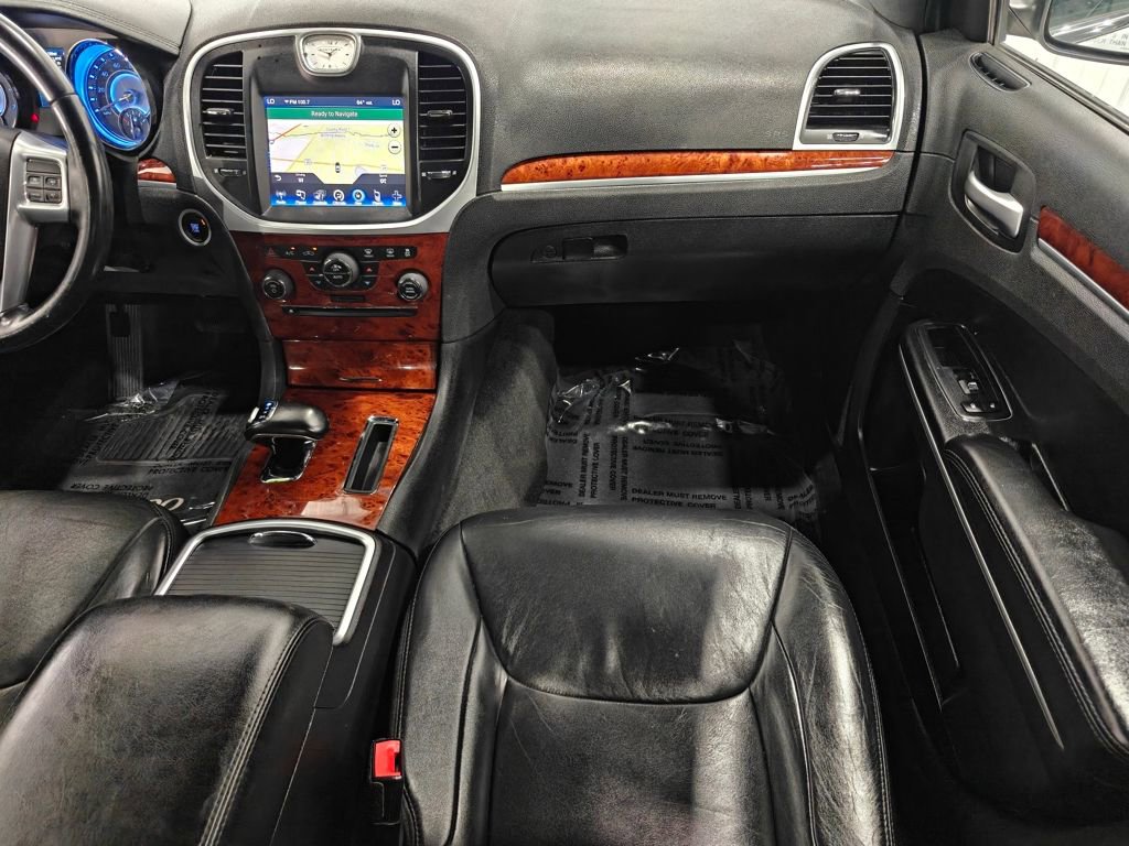 Used 2013 Chrysler 300 w/ Driver Convenience Group image 23