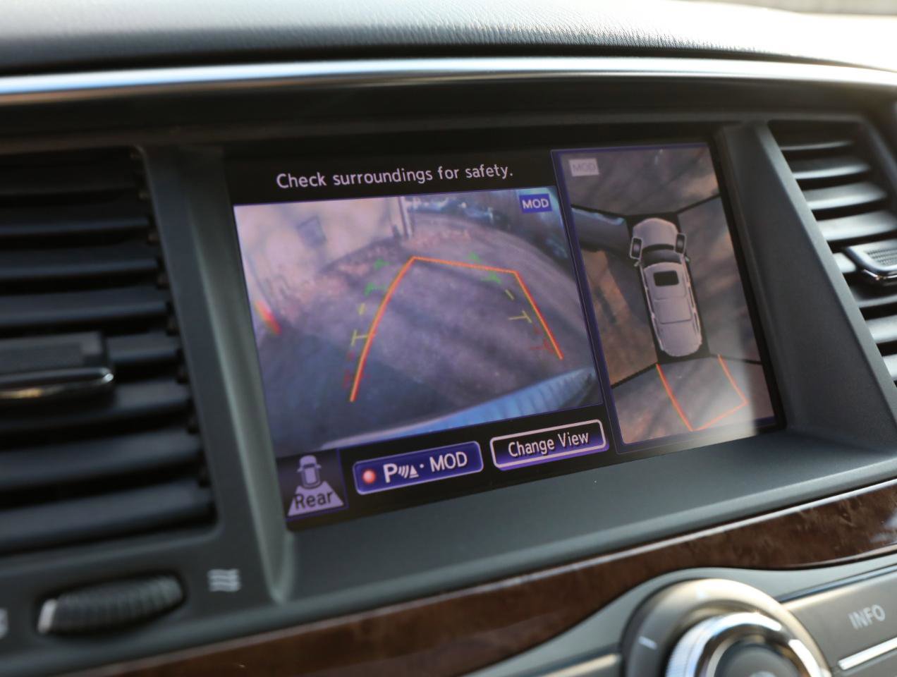 Used 2013 INFINITI QX56 4WD w/ Deluxe Touring Pkg image 27