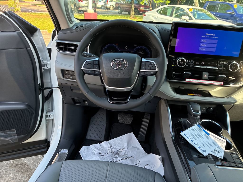 New 2026 Toyota Highlander Platinum AWD/4WD image 21