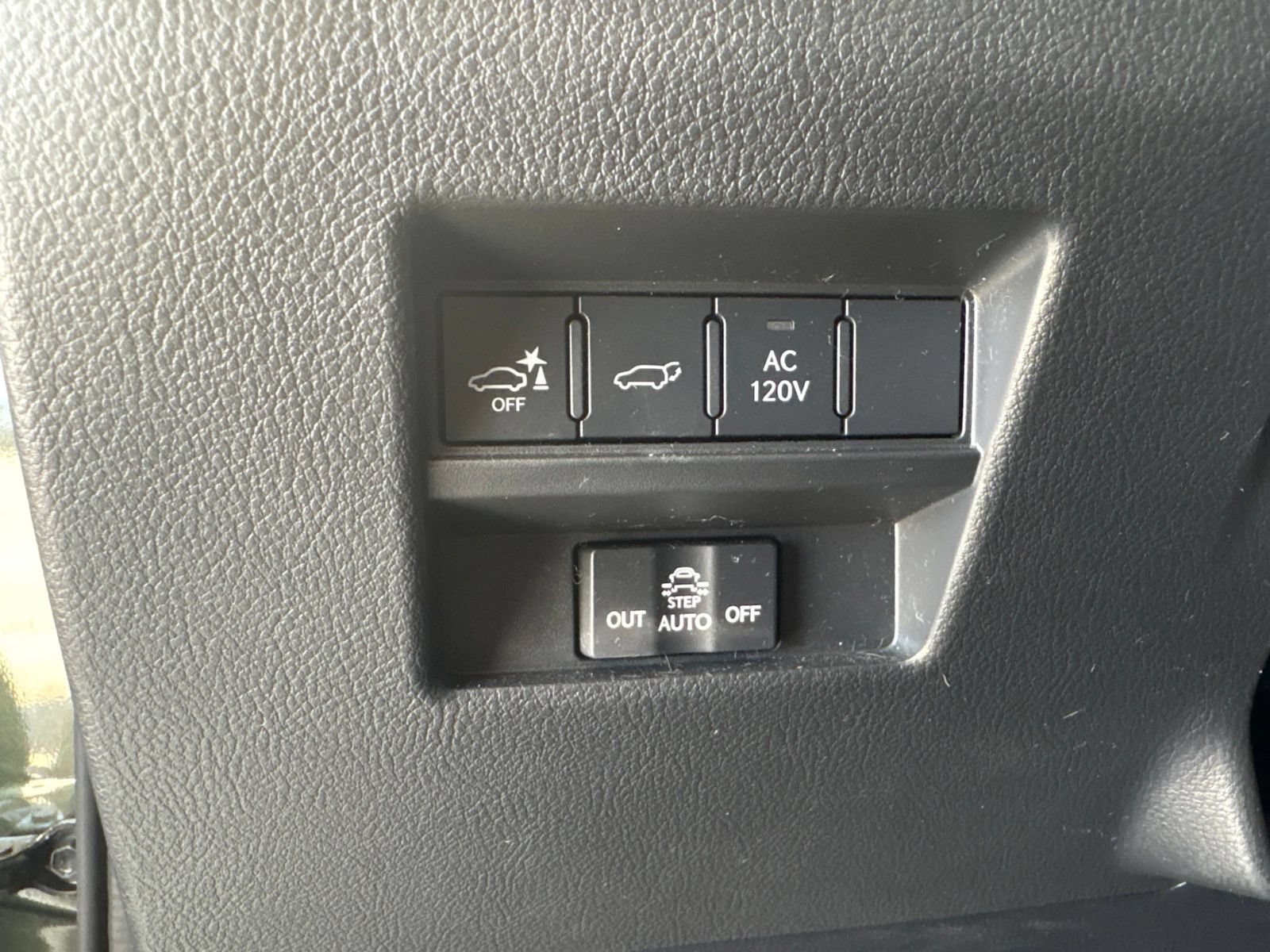 Used 2024 Lexus GX 550 w/ Accessory Package (2T) AWD/4WD image 16