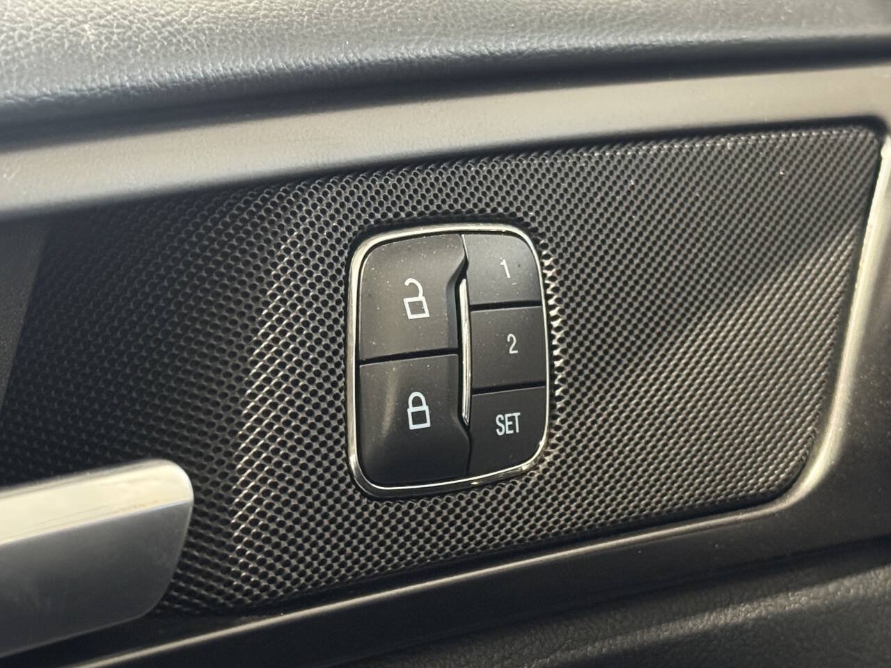 Used 2017 Ford Fusion Energi Titanium FWD image 36