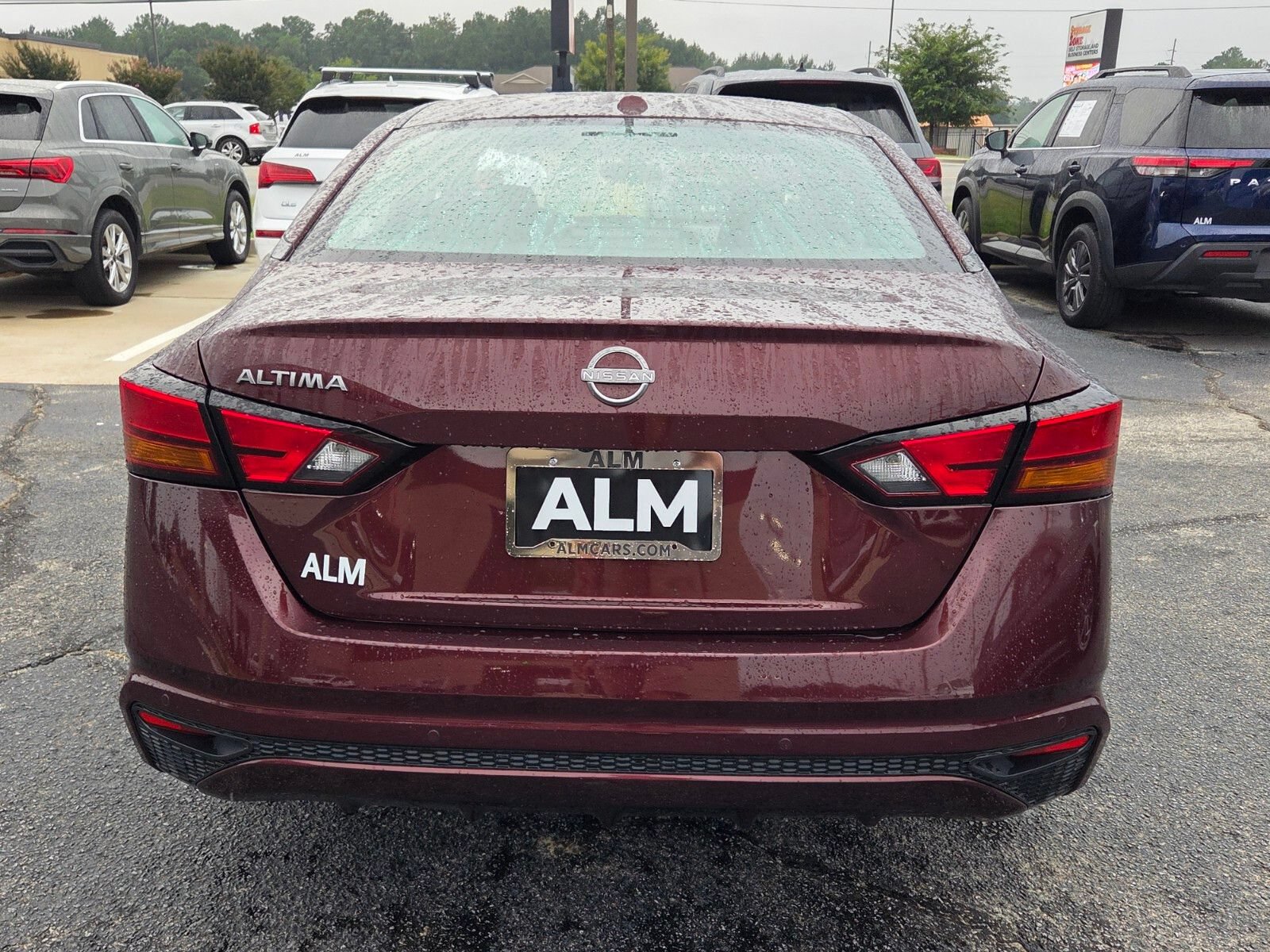 Used 2025 Nissan Altima 2.5 SV FWD image 10