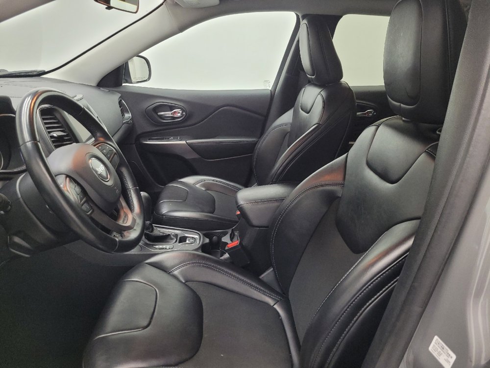 Used 2020 Jeep Cherokee Latitude Plus w/ Cold Weather Group image 17