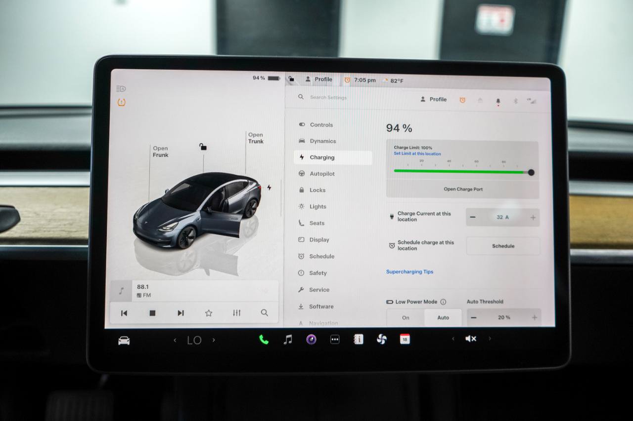 Used 2023 Tesla Model 3 Standard Range RWD image 13