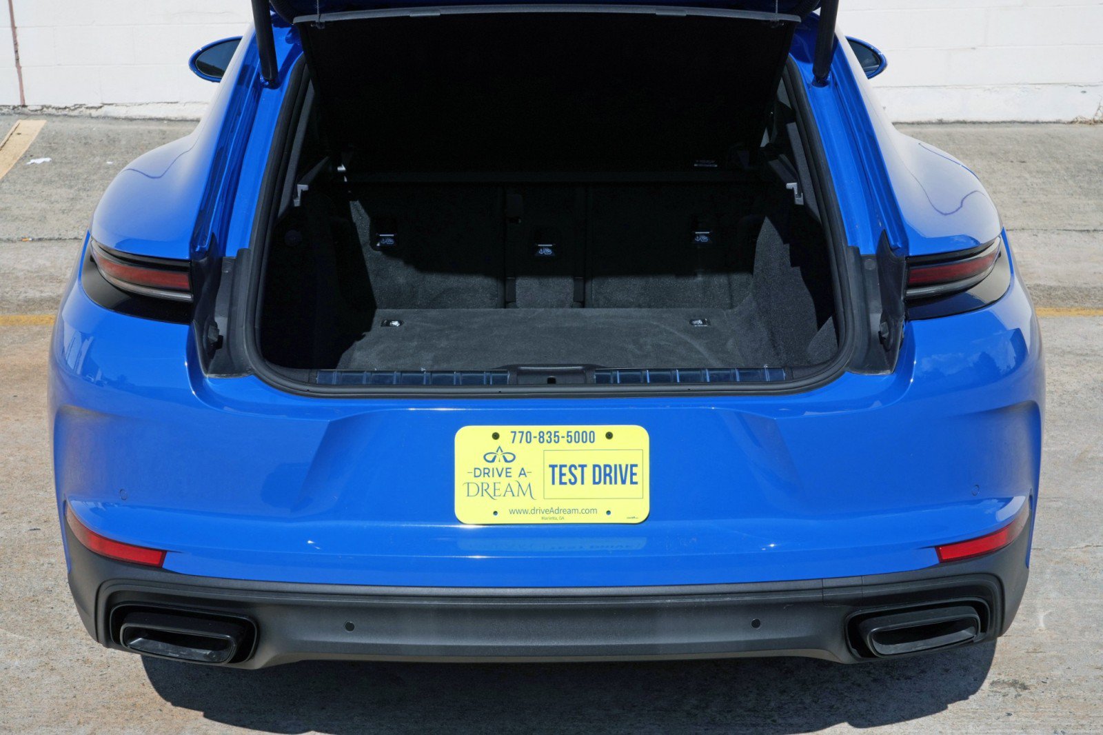 Used 2025 Porsche Panamera w/ Premium Package RWD image 10