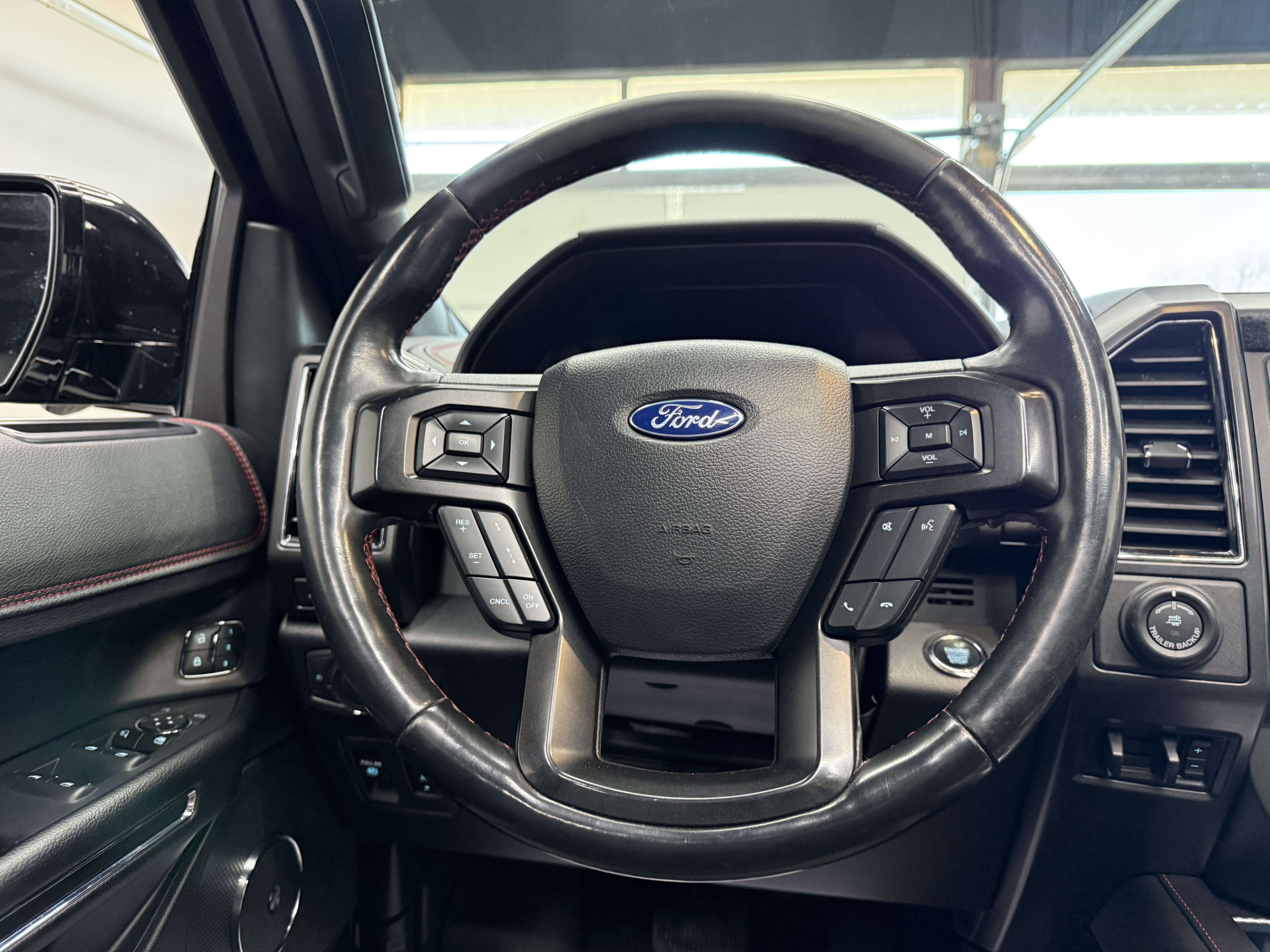 Used 2019 Ford Expedition Limited w/ Equipment Group 303A AWD/4WD image 15