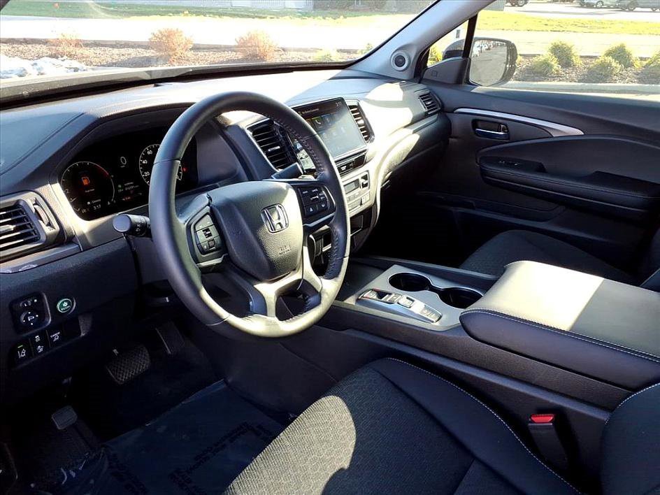 Used 2024 Honda Ridgeline Sport image 13