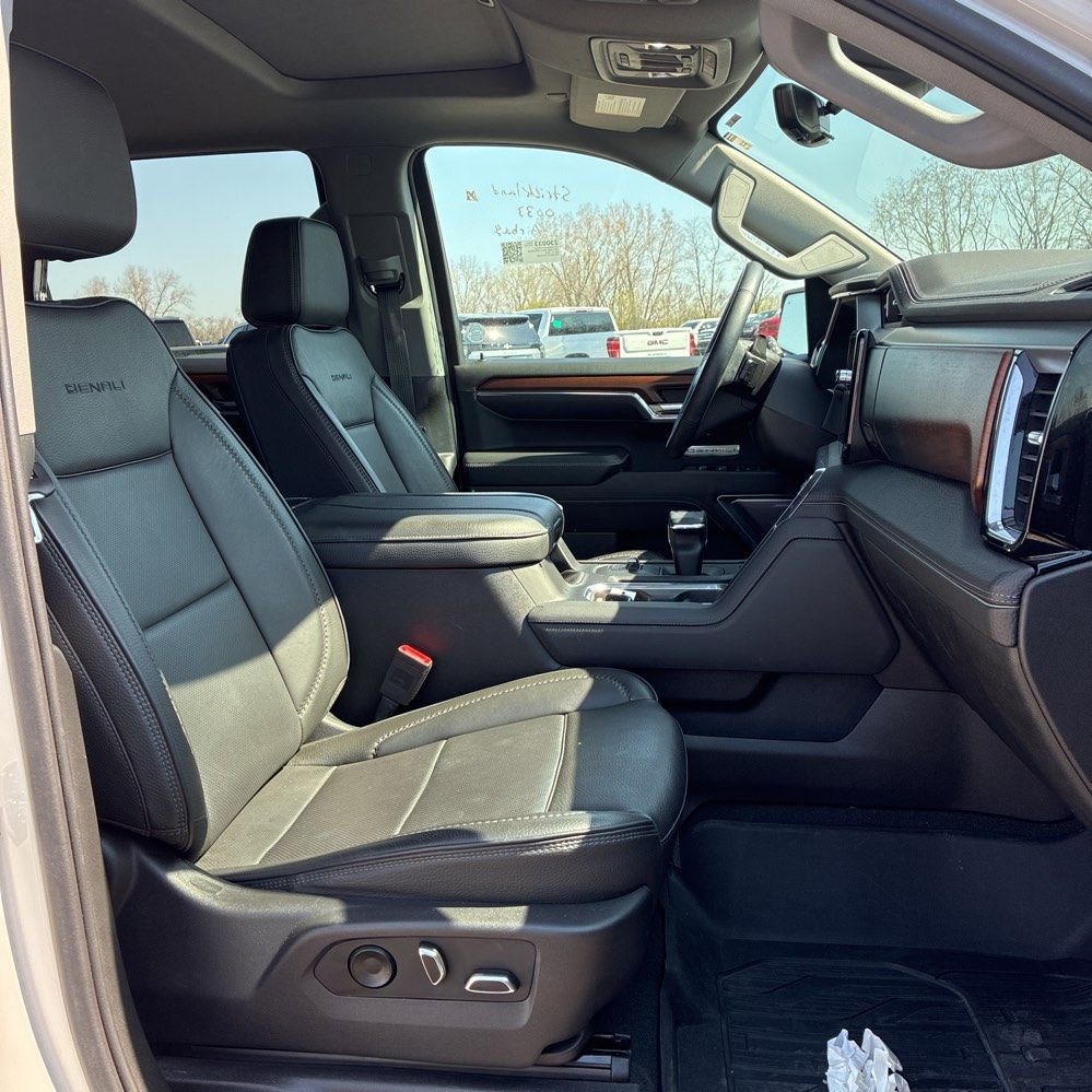 Used 2023 GMC Sierra 1500 Denali w/ Denali Reserve Package AWD/4WD image 10