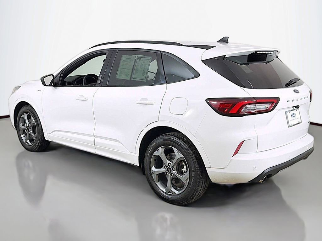 Certified 2023 Ford Escape ST-Line w/ Equipment Group 301A FWD image 9