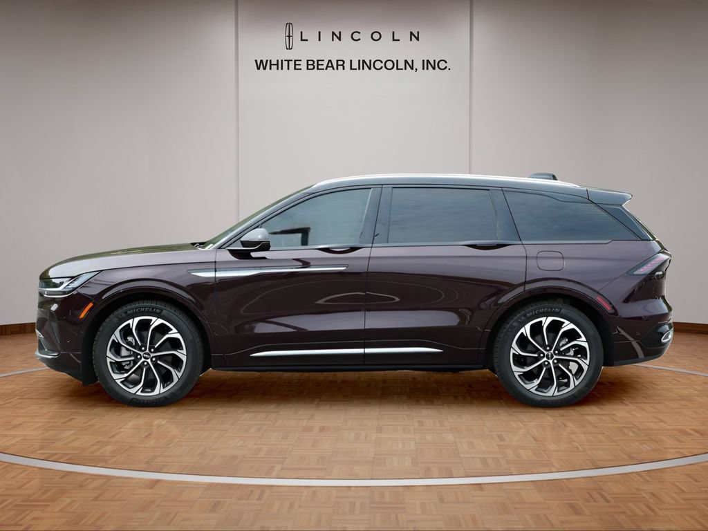 Used 2024 Lincoln Nautilus Reserve w/ Equipment Group 203A AWD/4WD image 8