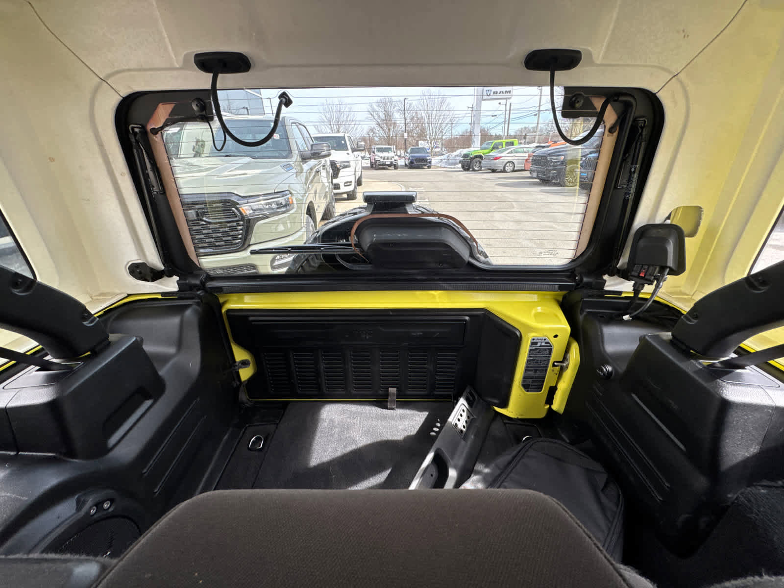 Used 2023 Jeep Wrangler Unlimited w/ Convenience Group image 35