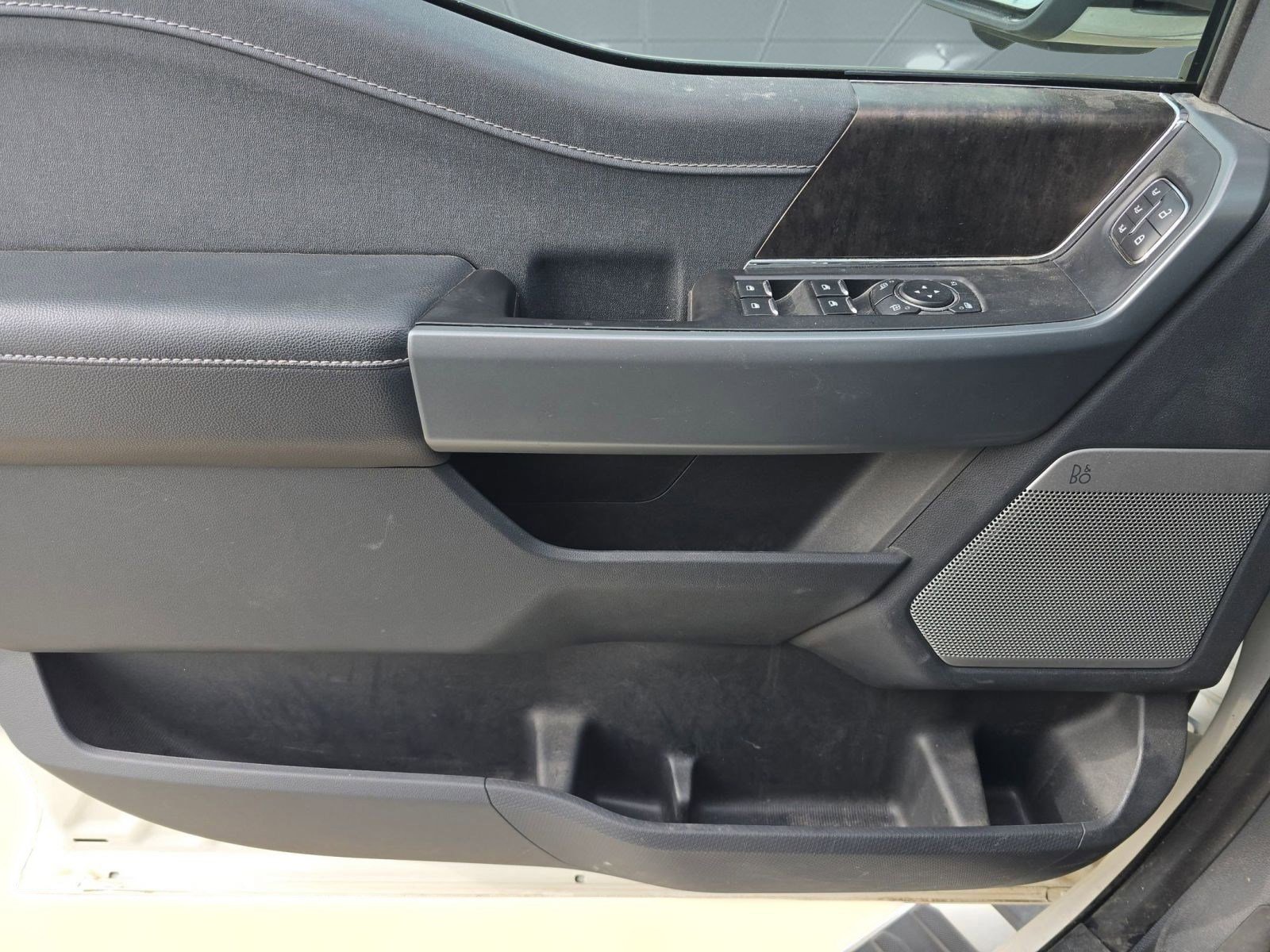 Used 2023 Ford F150 Lariat w/ Equipment Group 502A High image 11