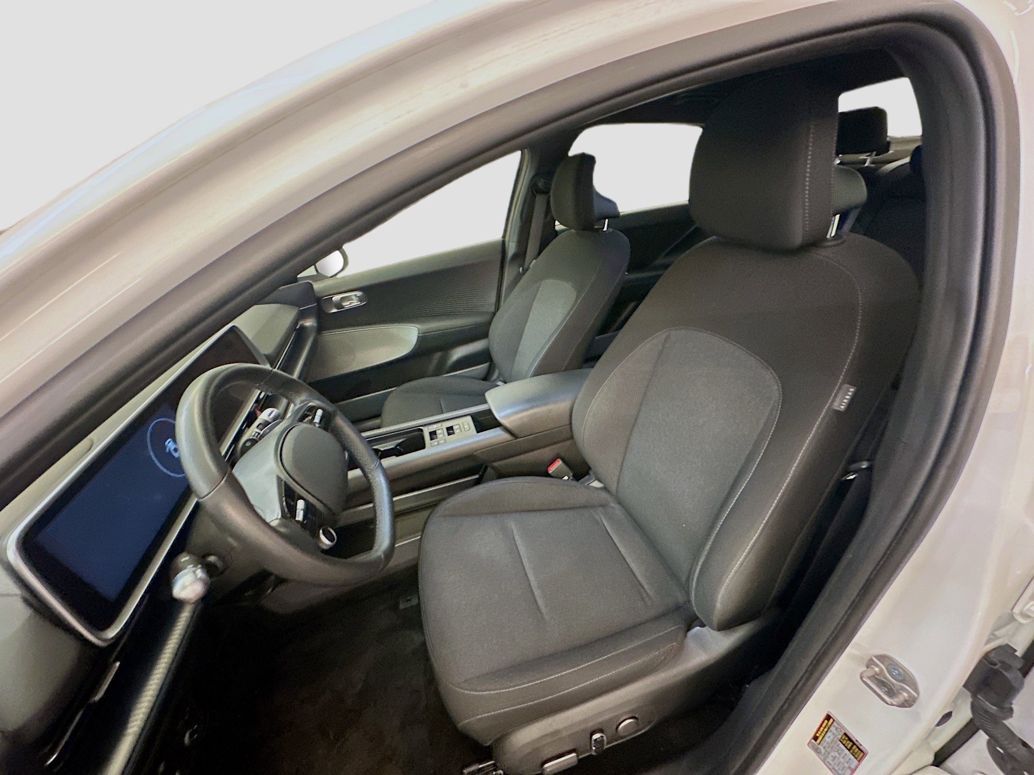 Used 2024 Hyundai Ioniq 6 SE AWD/4WD image 13