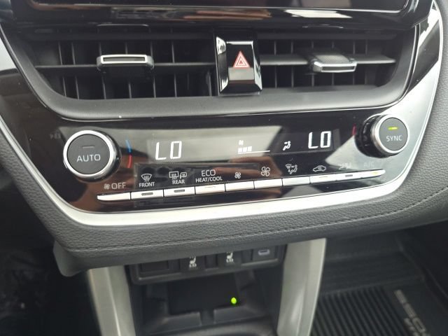 Used 2024 Toyota Corolla Cross XLE w/ Convenience Package AWD/4WD image 22