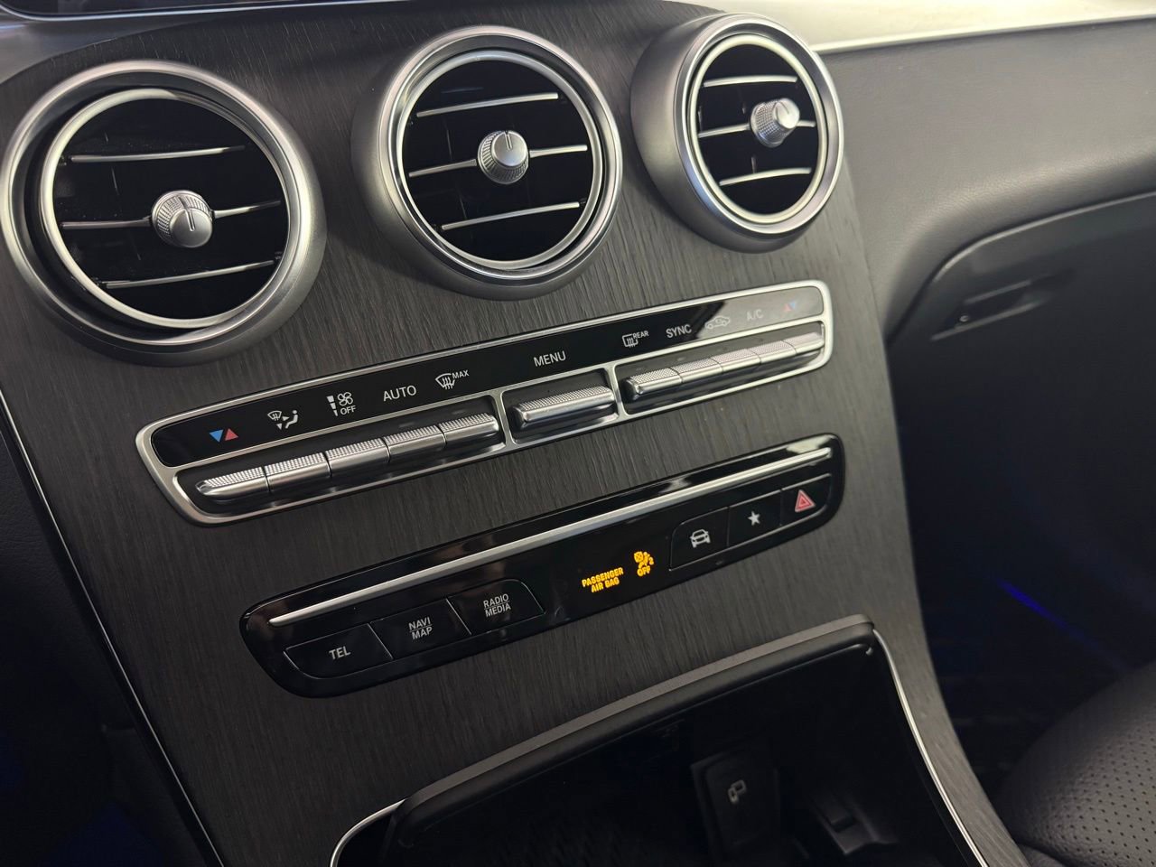 Used 2021 Mercedes-Benz GLC 300 4MATIC image 21