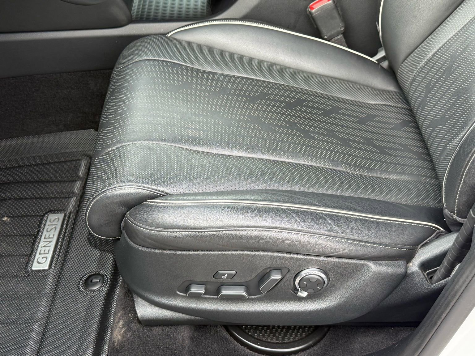 Used 2024 Genesis GV80 3.5T w/ Advanced Package image 2