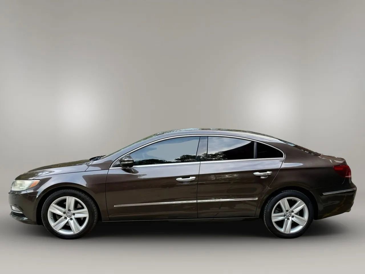 Used 2013 Volkswagen CC Sport image 2