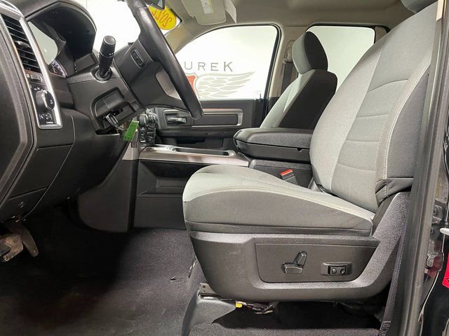 Used 2022 RAM 1500 Classic SLT image 11