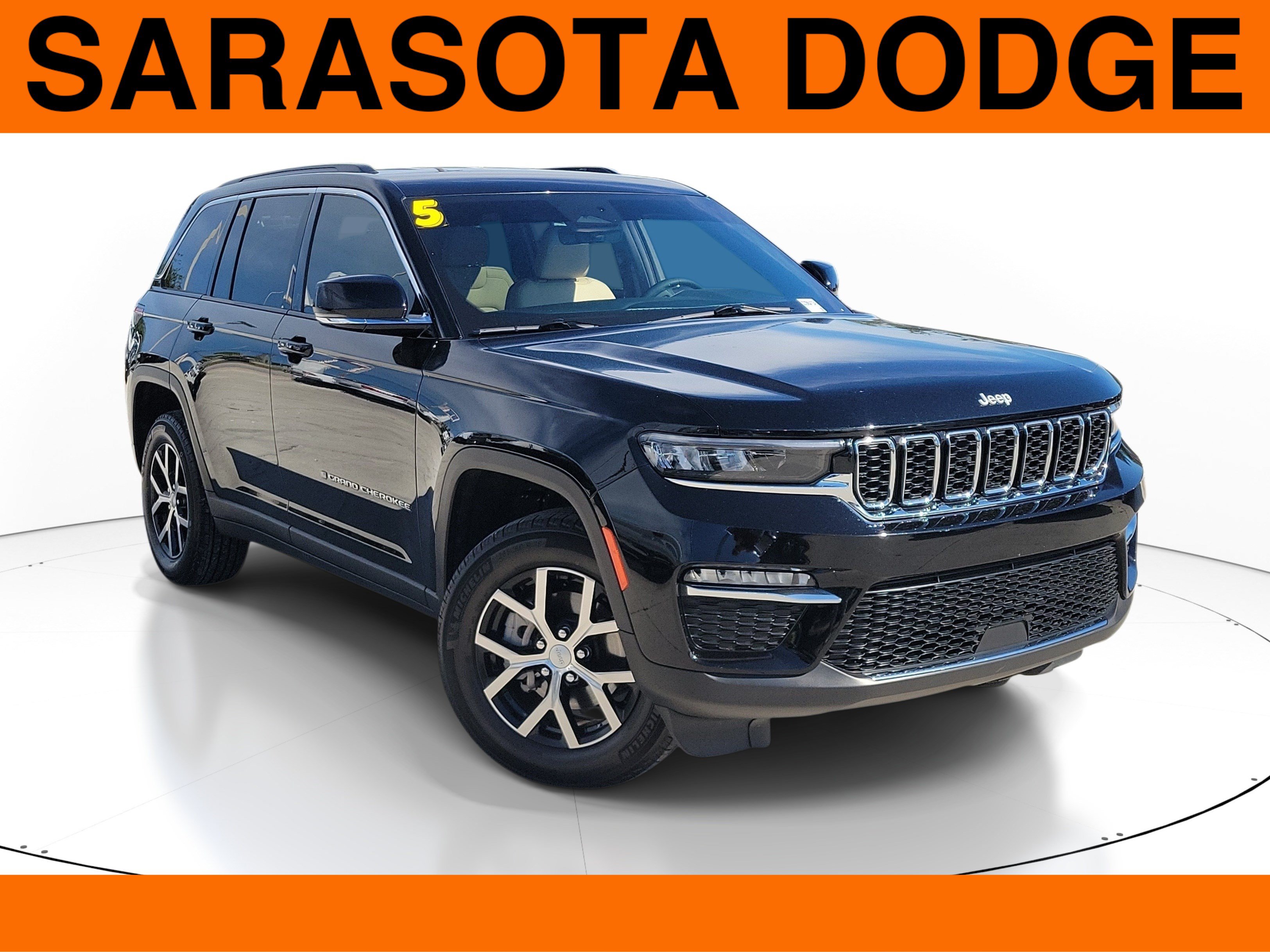 Used 2025 Jeep Grand Cherokee Limited w/ Trailer Tow Package AWD/4WD image 1