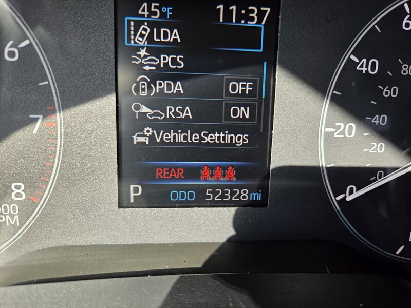 Used 2024 Toyota Corolla LE FWD image 17