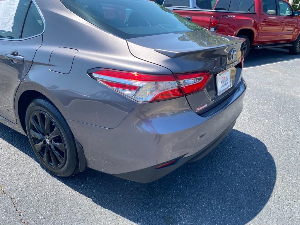 Used 2019 Toyota Camry LE FWD image 11