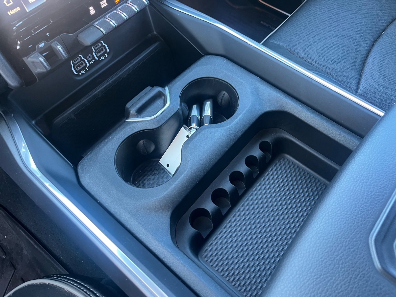 Used 2022 RAM 2500 Laramie w/ Night Edition image 32