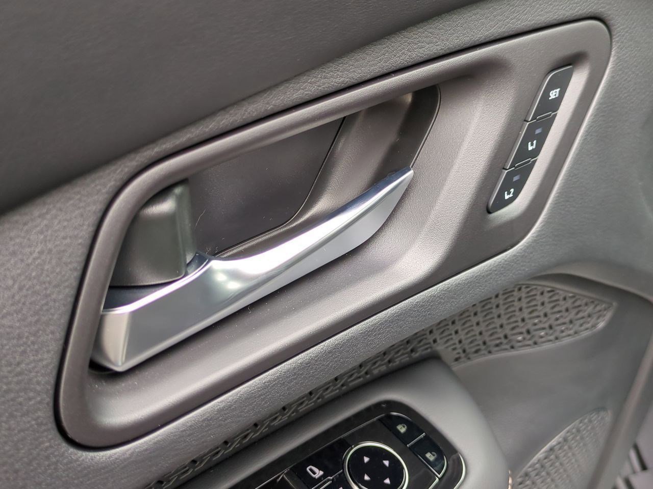 New 2024 Nissan Ariya AWD image 12