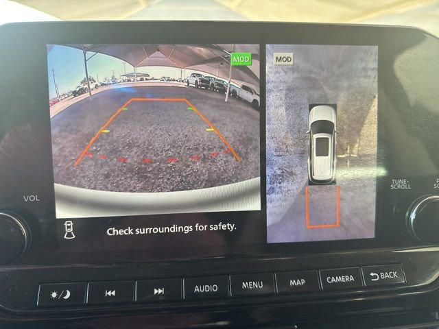 Used 2024 Nissan Pathfinder SL w/ Black Appearance Package image 22