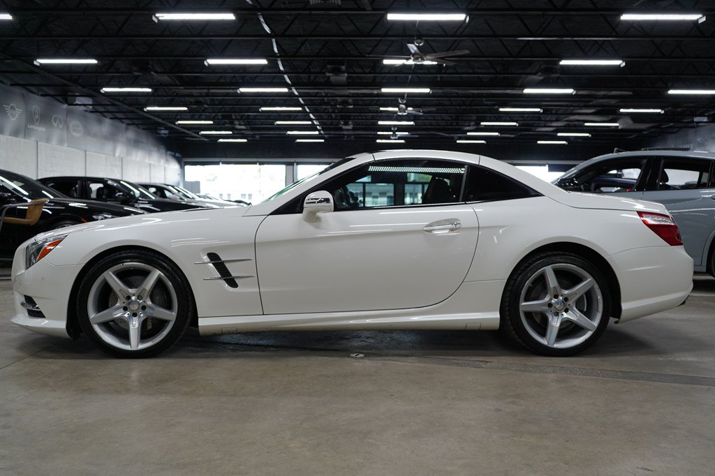 Used 2016 Mercedes-Benz SL 550 w/ Driver Assistance Package image 2