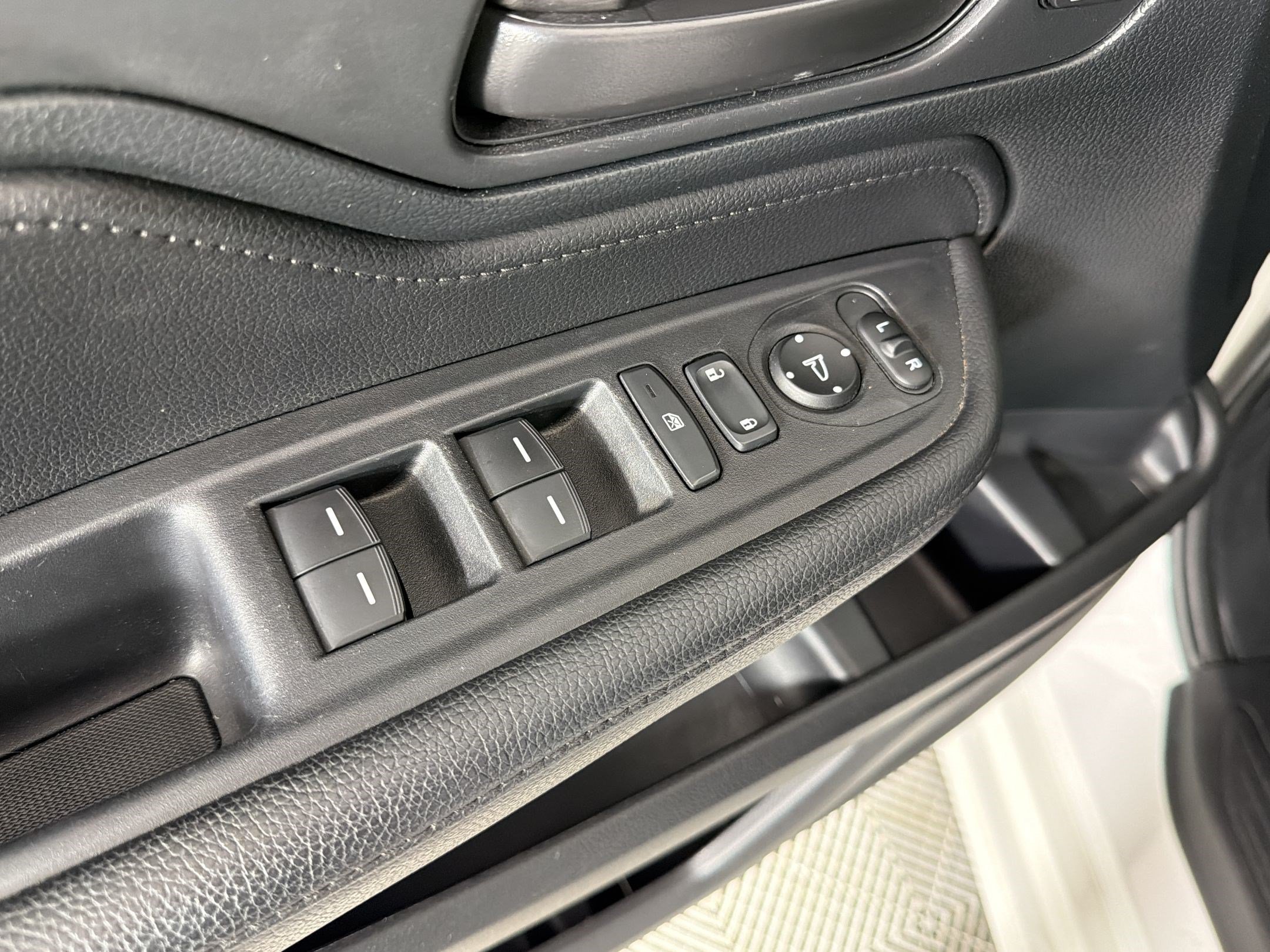 Used 2024 Honda Odyssey Sport image 23
