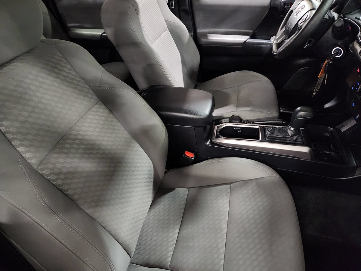 Used 2022 Toyota Tacoma SR5 RWD image 28