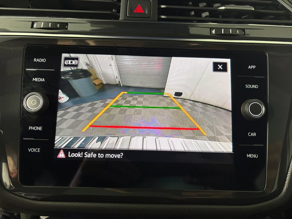 Used 2022 Volkswagen Tiguan SE R-Line AWD/4WD image 19