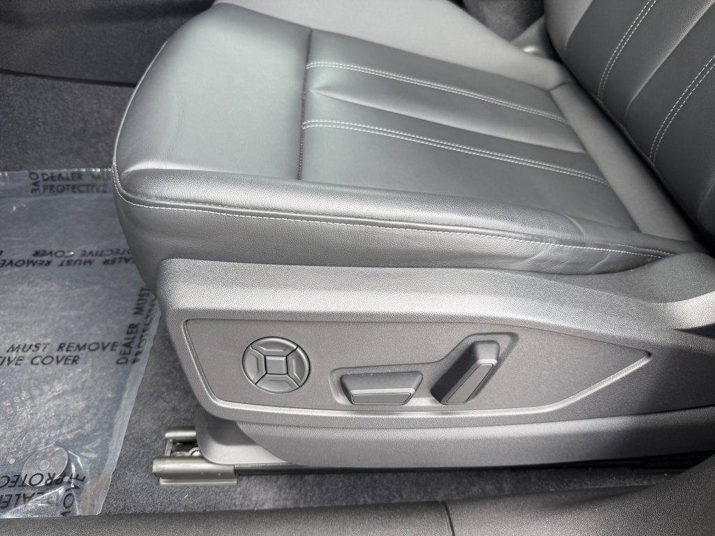 Used 2025 Audi Q5 Premium w/ Convenience Package AWD/4WD image 32
