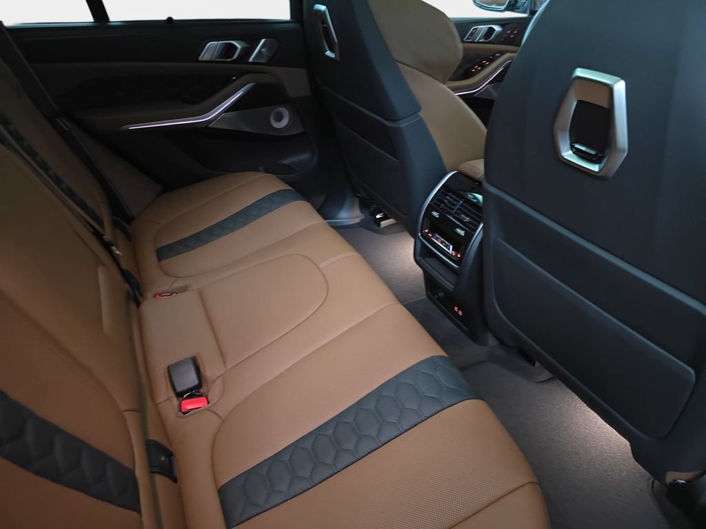 New 2026 BMW X5 M Competition w/ Executive Package AWD/4WD image 11