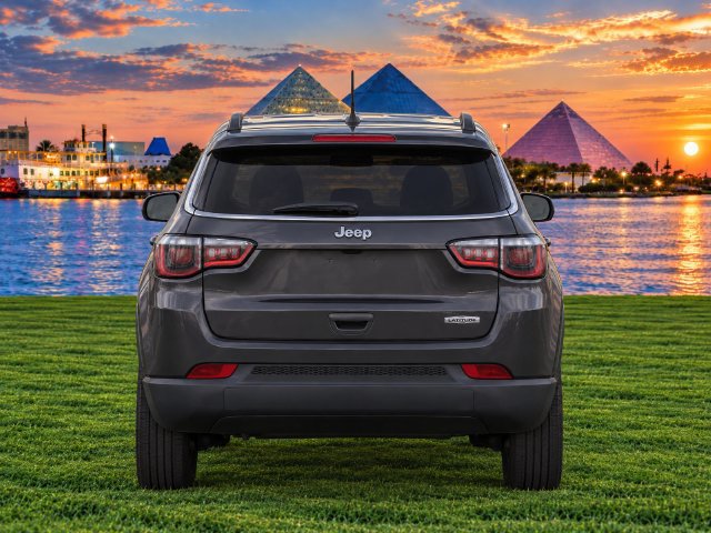 Used 2018 Jeep Compass Latitude w/ Cold Weather Group FWD image 7